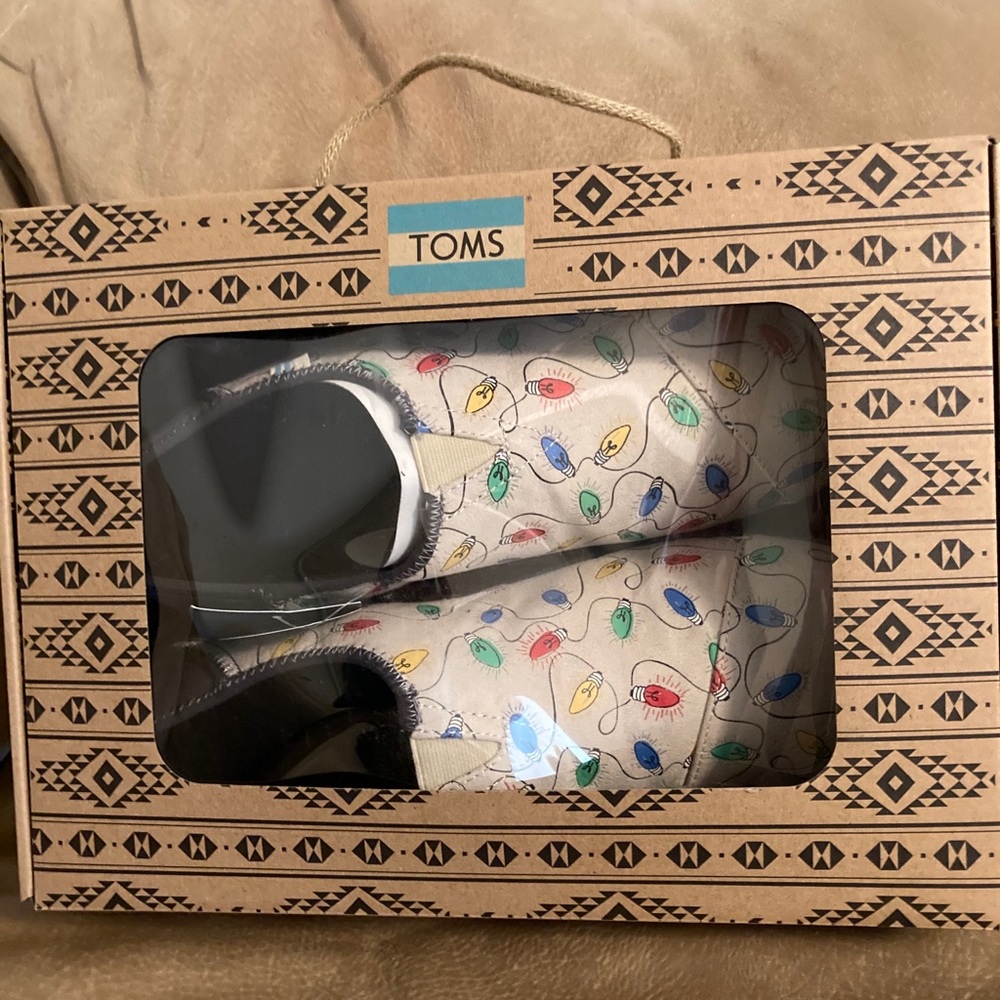 Brand New Men’s Tom’s Slippers “Glow in the Dark”